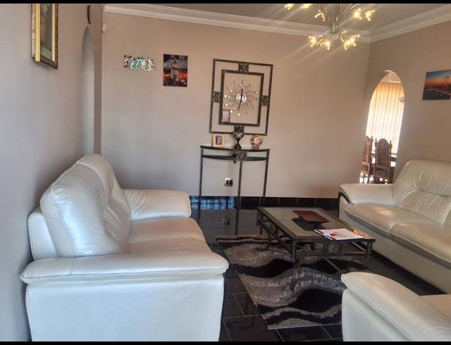 3 BEDROOM HOUSE FOR SALE IN ESCOMBE